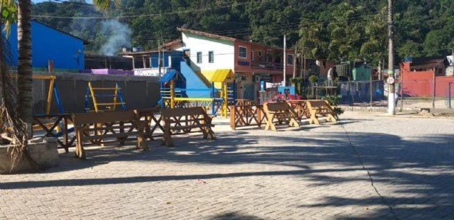 Casa com estacionamento coberto, localizada em Vila Sahy Sao Sebastiao (Sao Paulo) Exterior foto